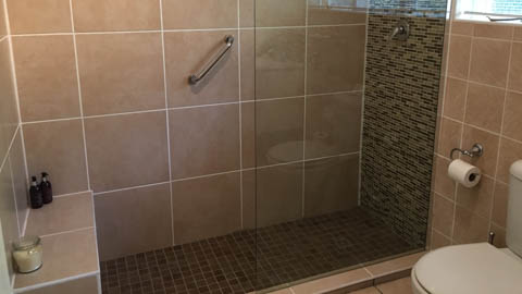 Porcupine Ridge Guest House - Stylish bedrooms