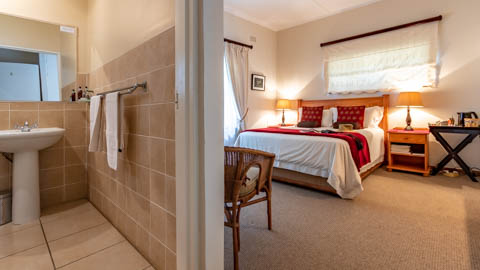 Porcupine Ridge Guest House - Stylish bedrooms