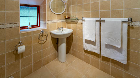 Porcupine Ridge Guest House - Stylish bedrooms